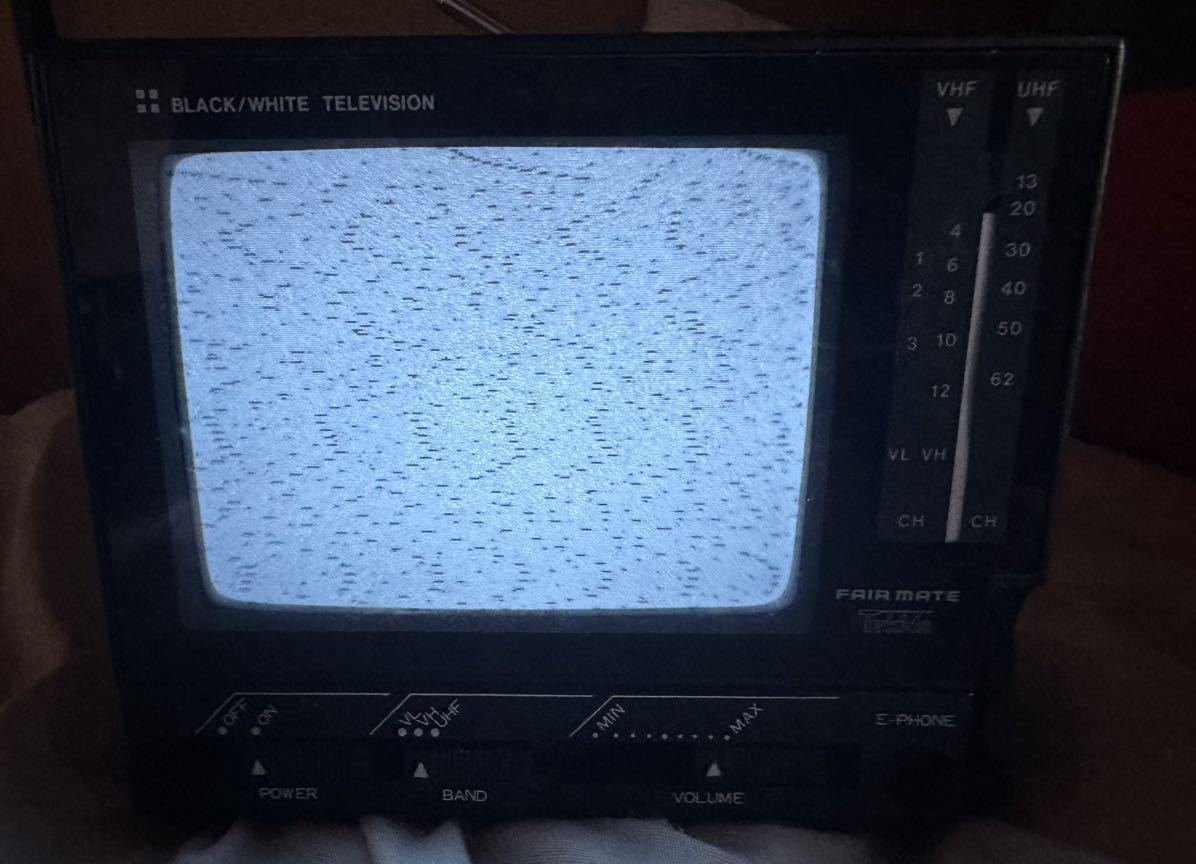 フェアメイト(株）ポータブル白黒テレビ EA-4S 通電のみ確認 1981年製の画像2
