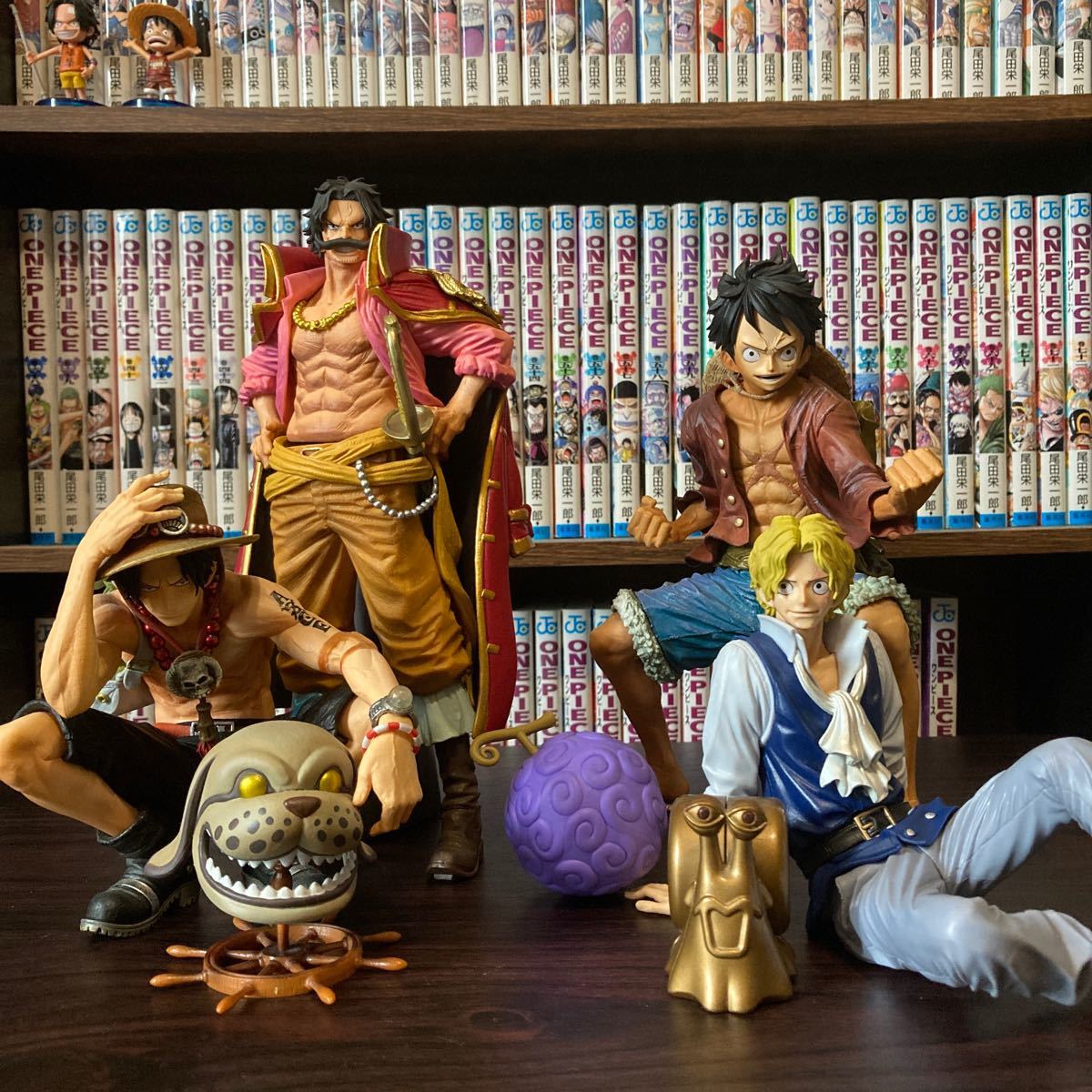 ワンピースフィギュアセット ルフィ エース サボの三兄弟と ワンピースフィギュアセット ルフィ エース サボの三兄弟と