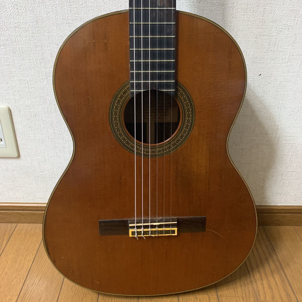 YAMAHA C-300 ヤマハ クラシックギター 新品弦 弦楽器_画像3