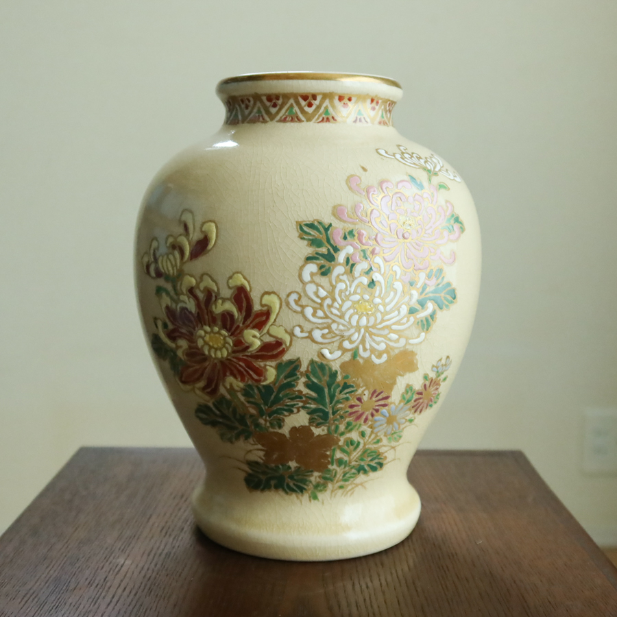 薩摩焼 薩陶山造 花瓶 共箱 高さ21cm 色絵 金彩 細密絵付 花器 飾壺