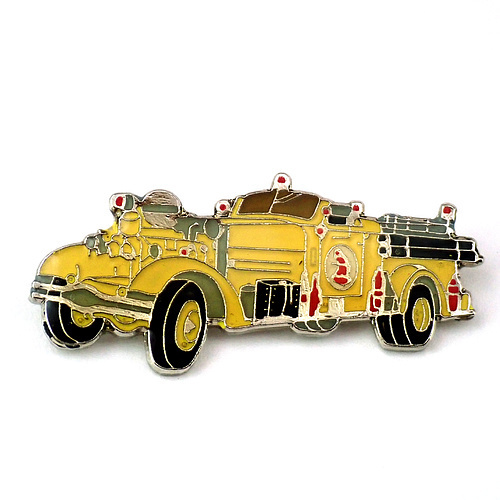 ピンバッジ・黄色い消防自動車◆フランス限定ピンズ◆レアなヴィンテージものピンバッチ_画像1