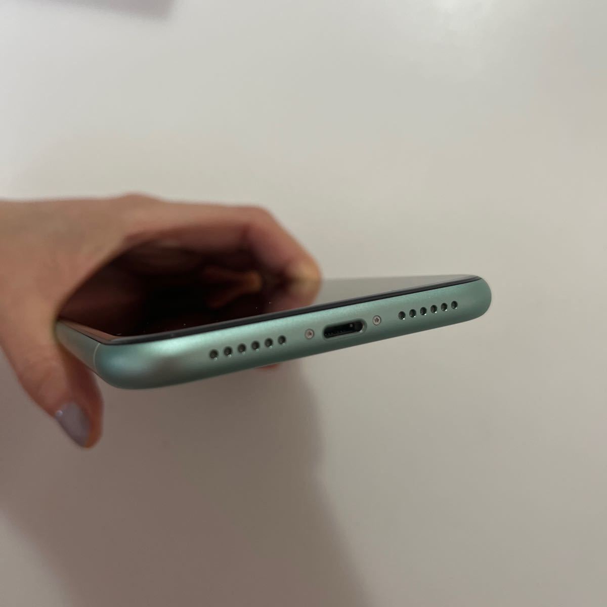 美品】iPhone 11 グリーン 64 GB SIMフリー 画面保護のガラス 美品】iPhone 11 グリーン 64 GB SIMフリー 画面保護のガラス