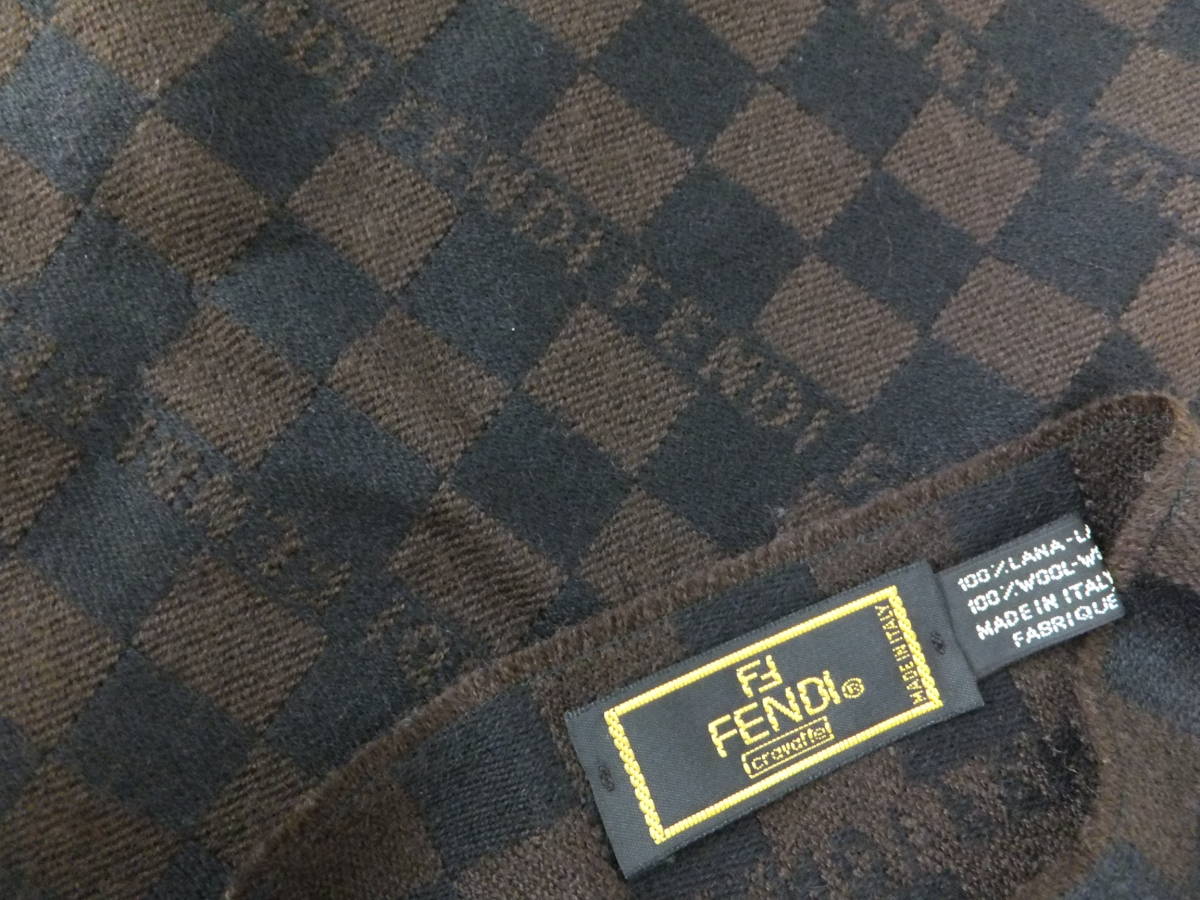 FENDI チェック柄マフラー cravatte FENDI チェック柄マフラー cravatte