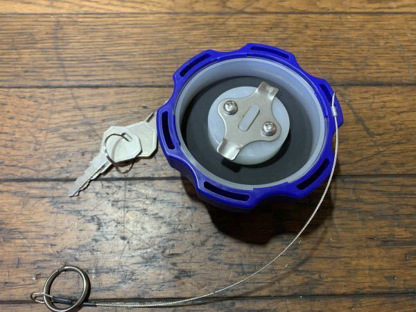 SALE/77%OFF】 尿素キャップ アドブルーキャップ 鍵付き キー付