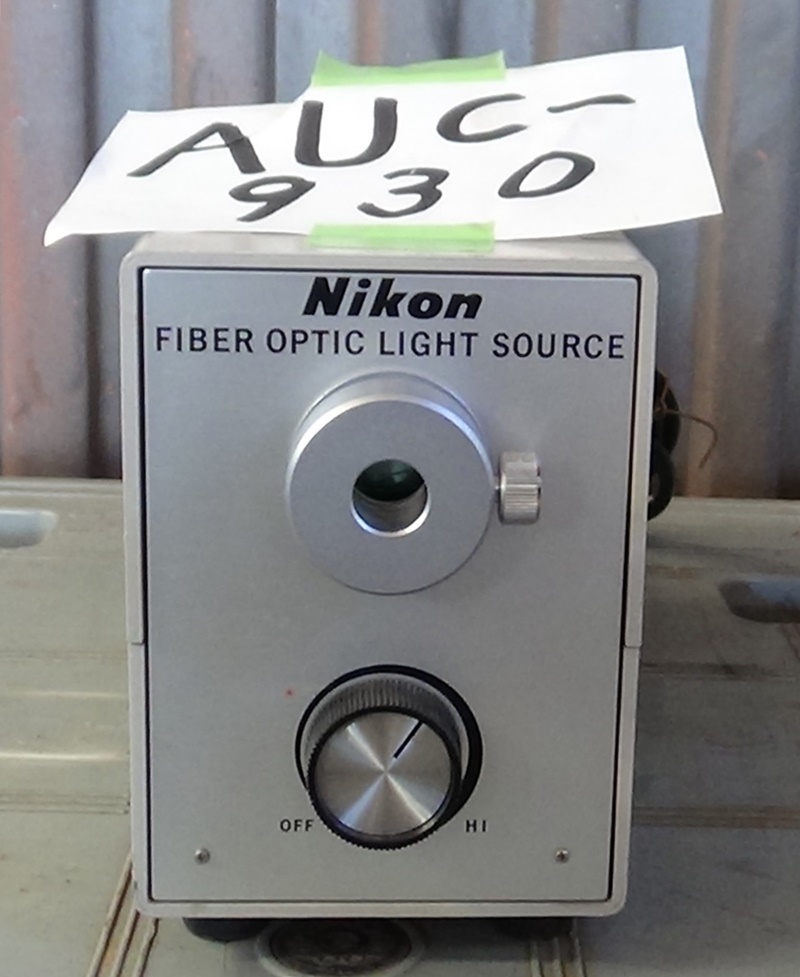 AUC-930 NIKON FIBER OPTIC LIGHT SOURCEファイバー光源装置 中古品_画像1