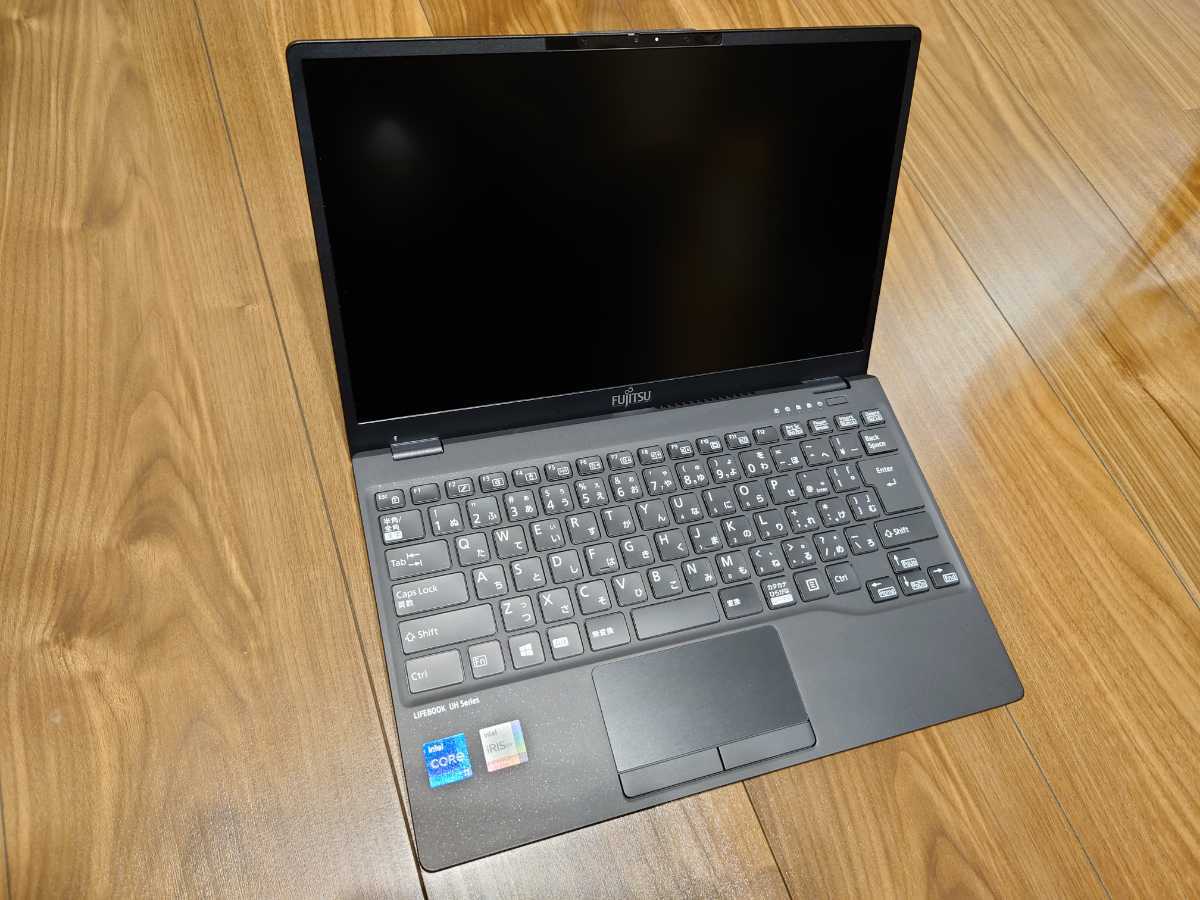 新品 最軽量634g 富士通 FMV LIFEBOOK UH-X/F3 FMVUXF3B ノート