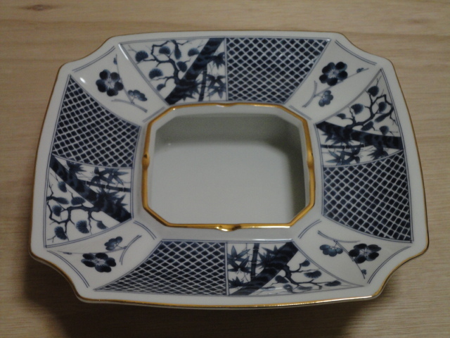 ●○灰皿　ＦＡＭＩＬＹ　ＣＨＩＮＡ　ＮＴ　ＪＡＰＡＮ　未使用在庫品　格安　おしゃれ　美品　重厚　たばこ　陶器　レトロ　和室　○●_画像1