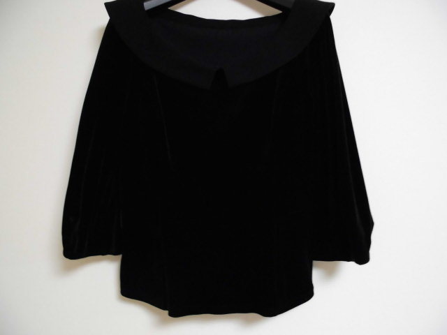 ☆美品かと。。☆♪VELOUR NOIR by FOXEY NY(ベロアノワール by フォクシーNY)♪ “ベロアの可愛い七分袖トップス(４０)”_☆素敵ですよ(^O^)☆