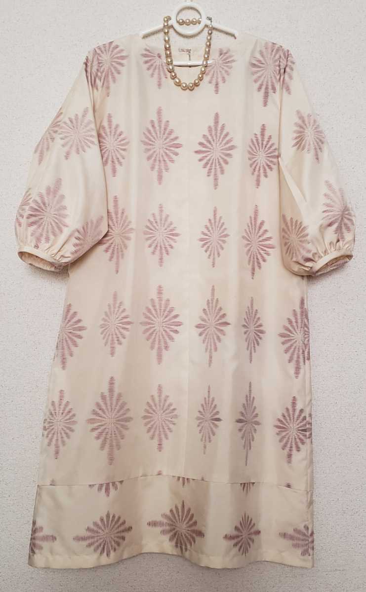 ◆新品　シルク　ドレス　紐付き　ワンピース　着物　オフホワイト　ベージュ系　絹　パーティー　一点物　正装　フリーサイズ