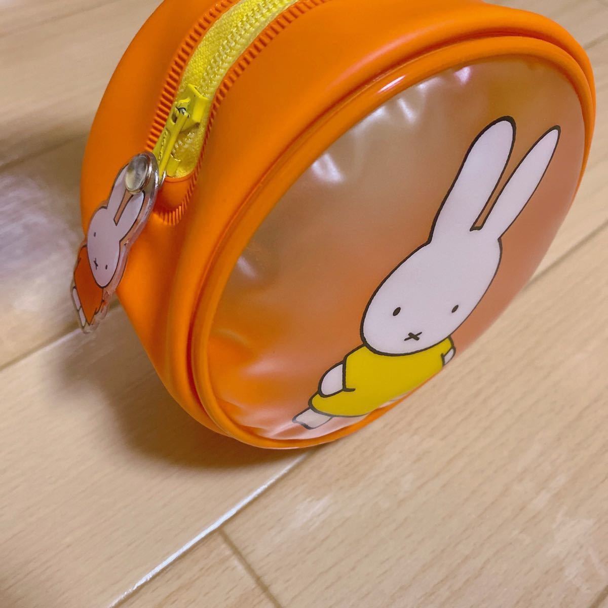 【エナメルポーチ】新品！チャーム付き！丸型ポーチ ミッフィー ポーチ miffy