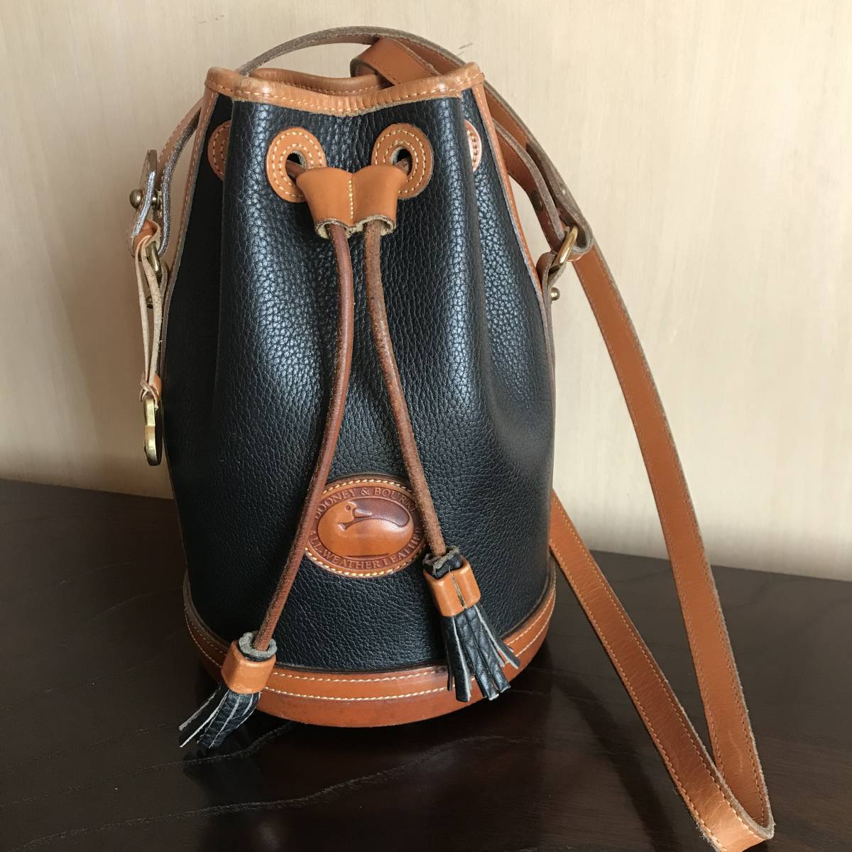 DOONEY&BOURKE　ドゥーニー&バーク　巾着型ショルダーバック