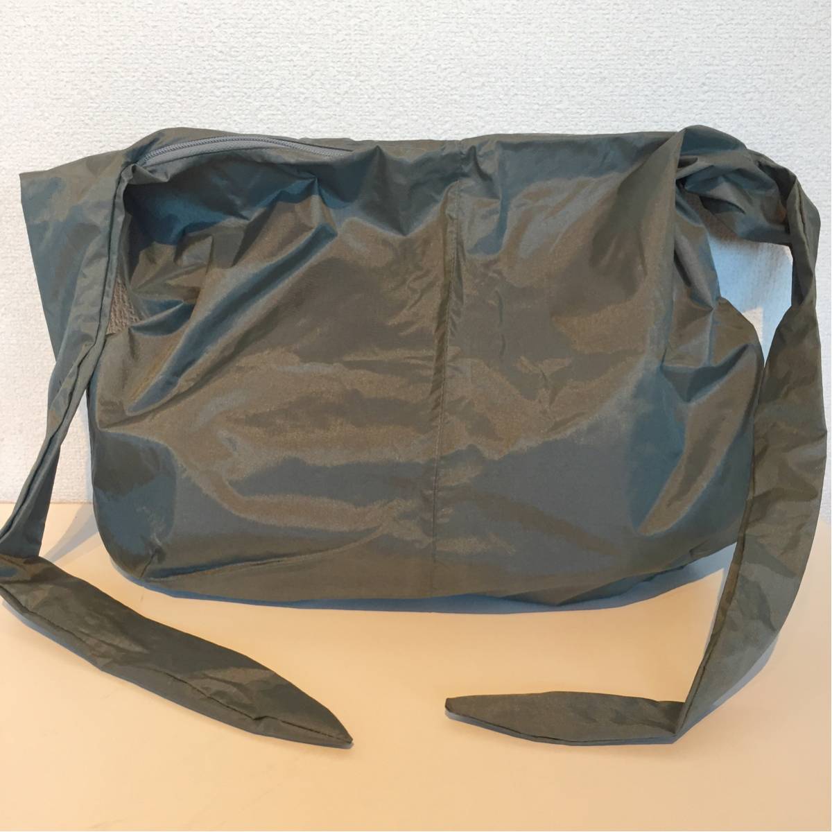  nylon shoulder bag / eko back 