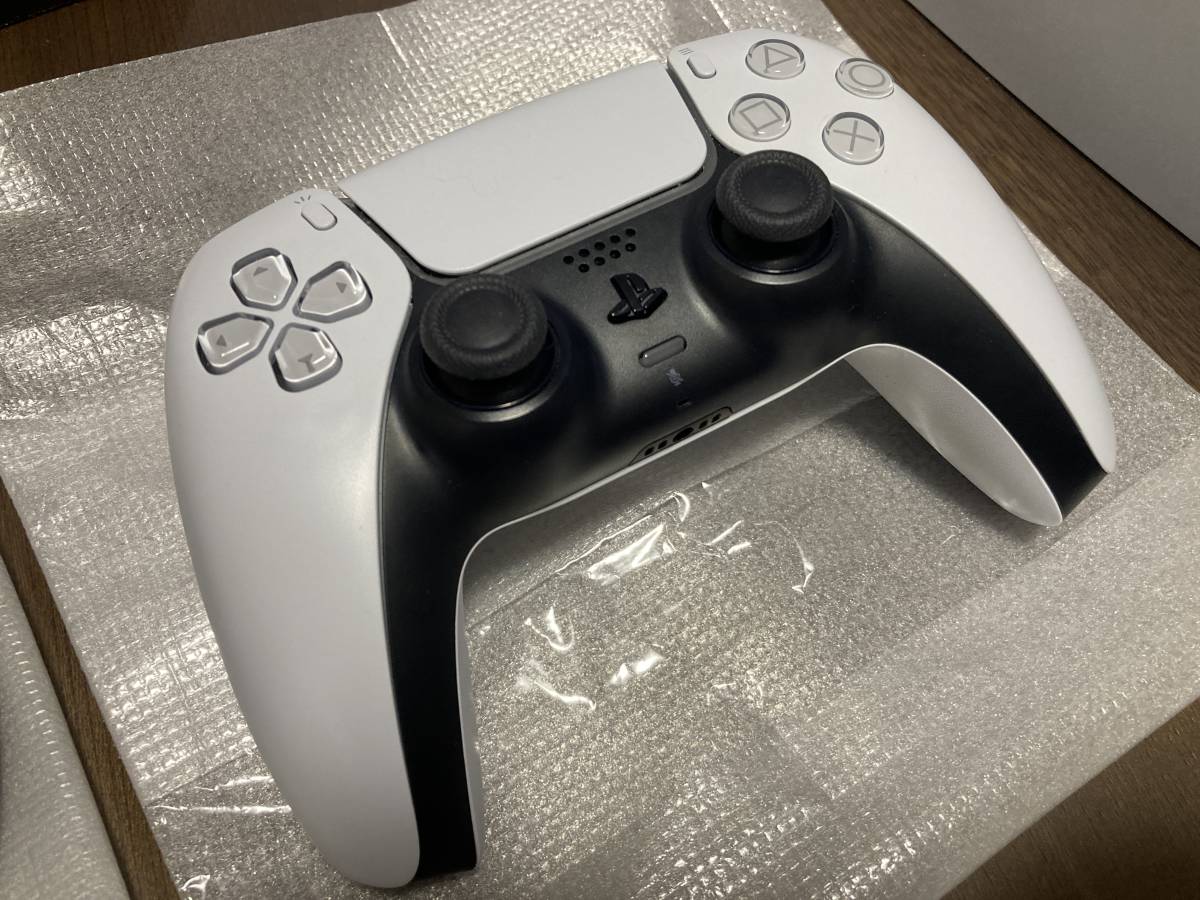 新品同様 PS5 PlayStation5 プレイステーション5本体 ディスクドライブ搭載モデル 通常版 CFI-1000A01