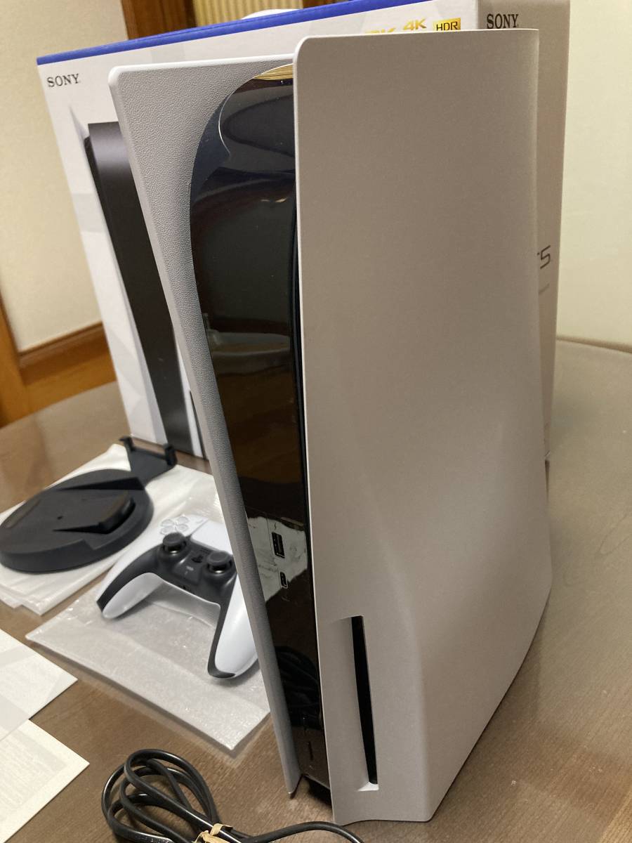 新品同様 PS5 PlayStation5 プレイステーション5本体 ディスクドライブ搭載モデル 通常版 CFI-1000A01