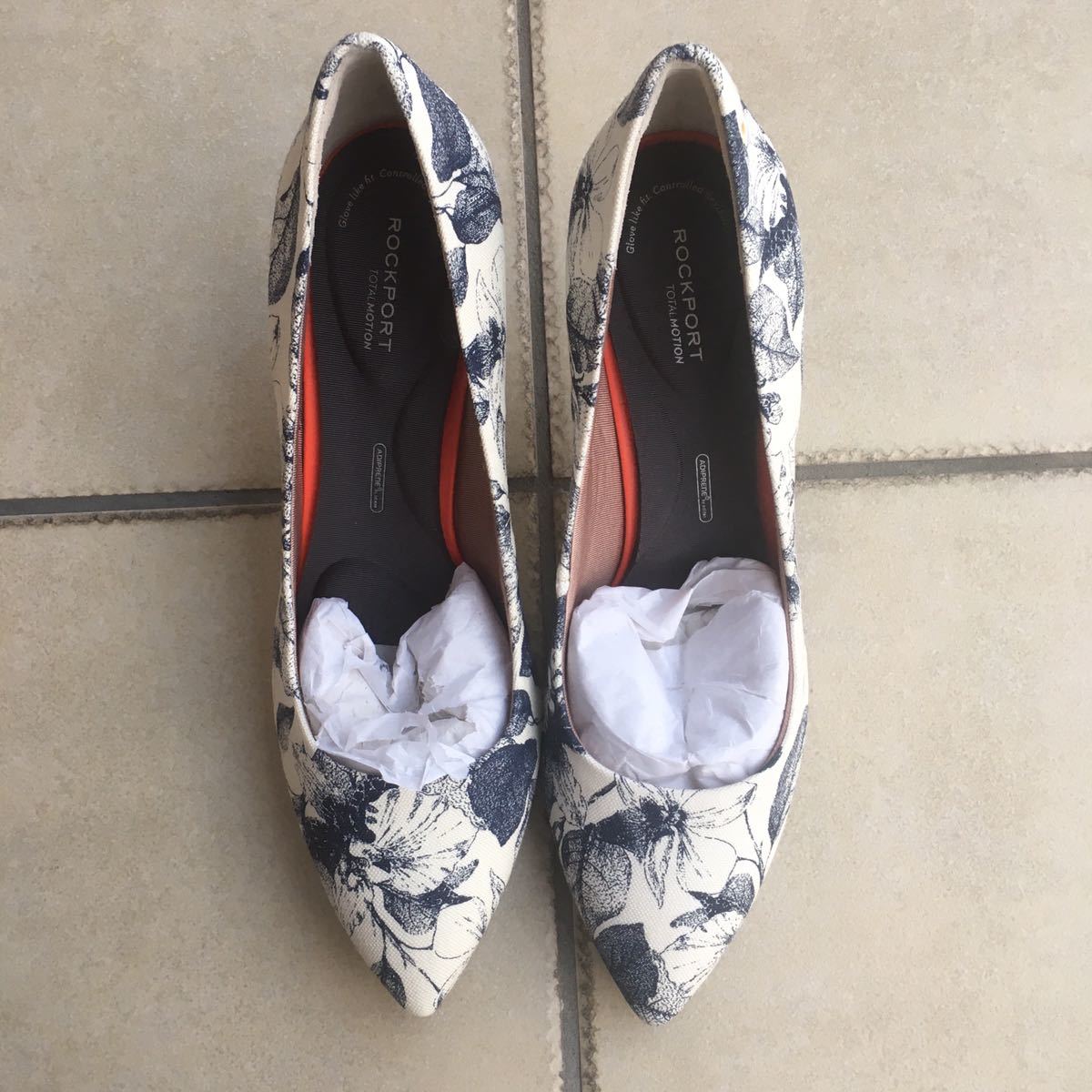 豪華ラッピング無料 未使用 未着 ROCKPORT ロックポート 花柄ポインテッドトゥパンプス サイズ25 白×青 ホワイト系 豪華ラッピング無料 未使用 未着 ROCKPORT ロックポート 花柄ポインテッドトゥパンプス サイズ25 白×青 ホワイト系