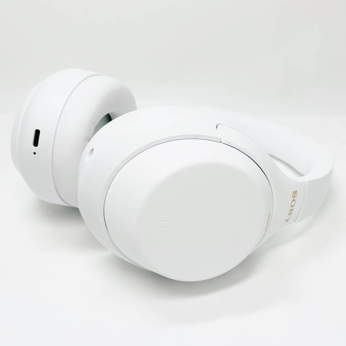 【新品同様】SONY ワイヤレスノイズキャンセリングヘッドホン【WH