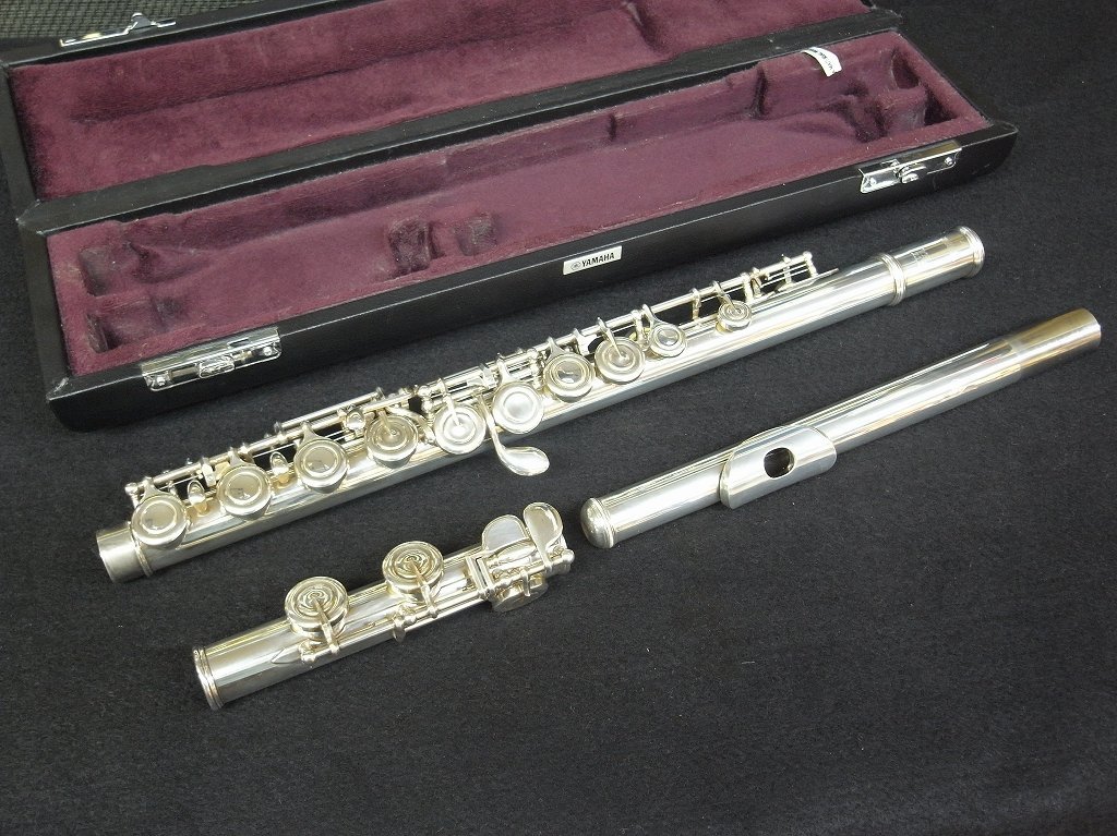 美品・整備調整済】ヤマハ・YFL-212・フルート・YAMAHA・Eメカ付