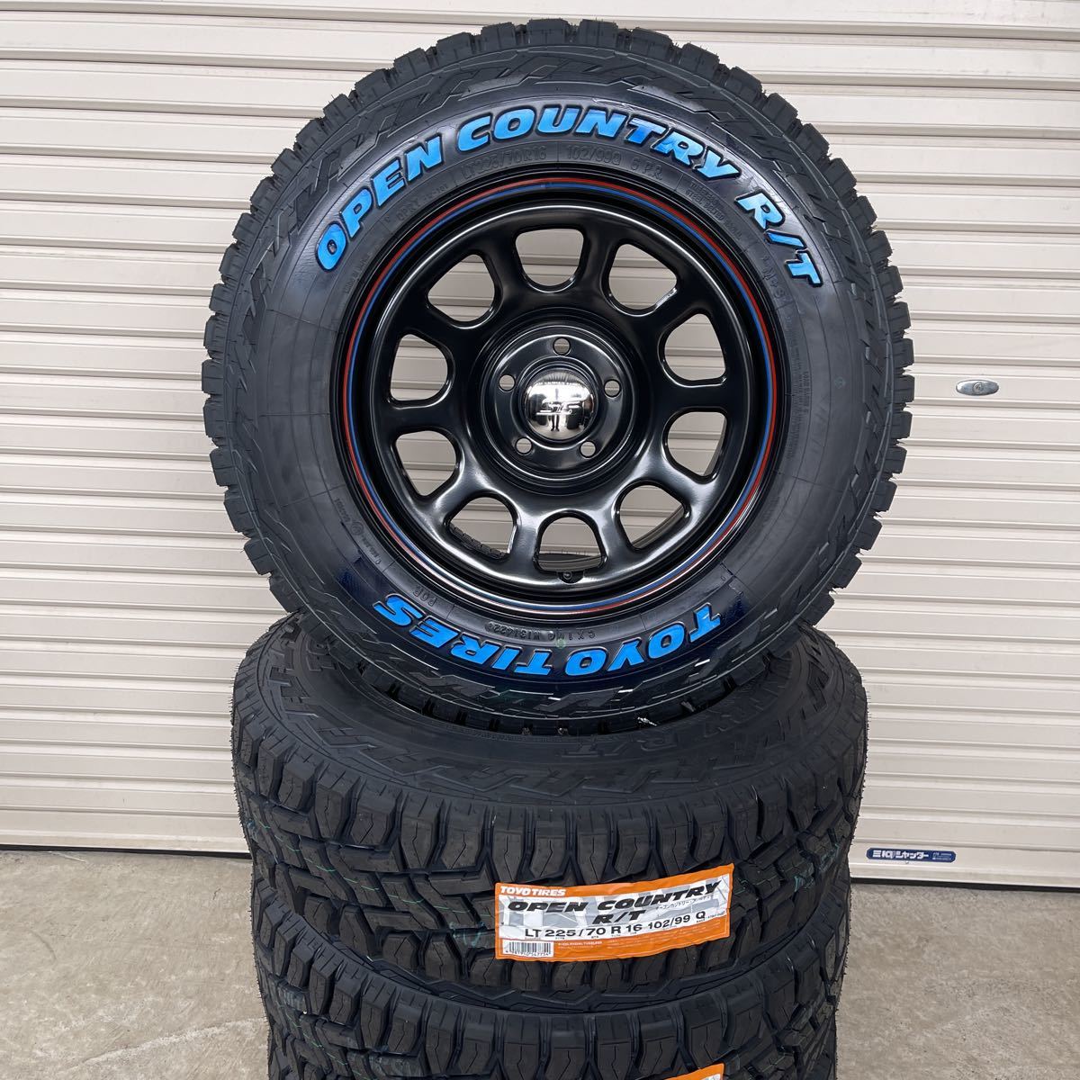 専門店ではデイトナTOYOオープンカントリーR T☆225 60R17 ホイール