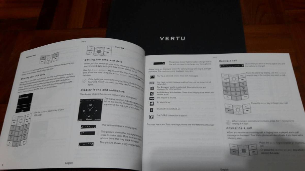 VERTU ヴァーチュ constelation 高級携帯電話 純正品 プロモーション 英文 カタログ 取扱説明書 セット_画像8