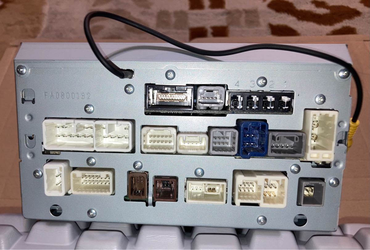 トヨタ純正ナビNSZN-W64T 社外ナビに交換の為に取り外したもの トヨタ純正ナビNSZN-W64T 社外ナビに交換の為に取り外したもの