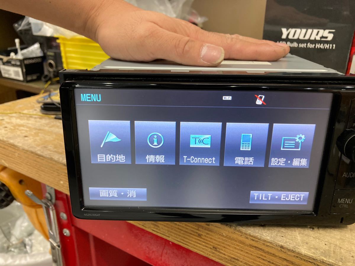 トヨタ純正ナビNSZN-W64T 社外ナビに交換の為に取り外したもの トヨタ純正ナビNSZN-W64T 社外ナビに交換の為に取り外したもの