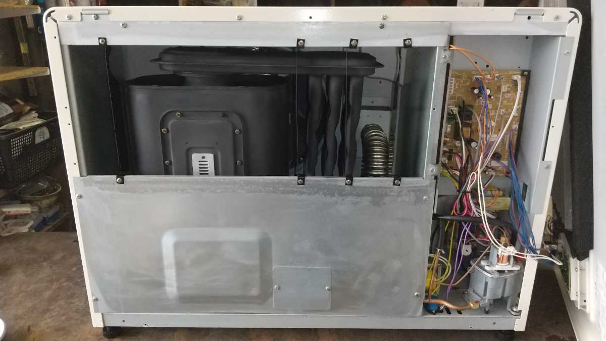 サンポット FF式石油ストーブ (点検整備済) サンポット FF式石油ストーブ (点検整備済)