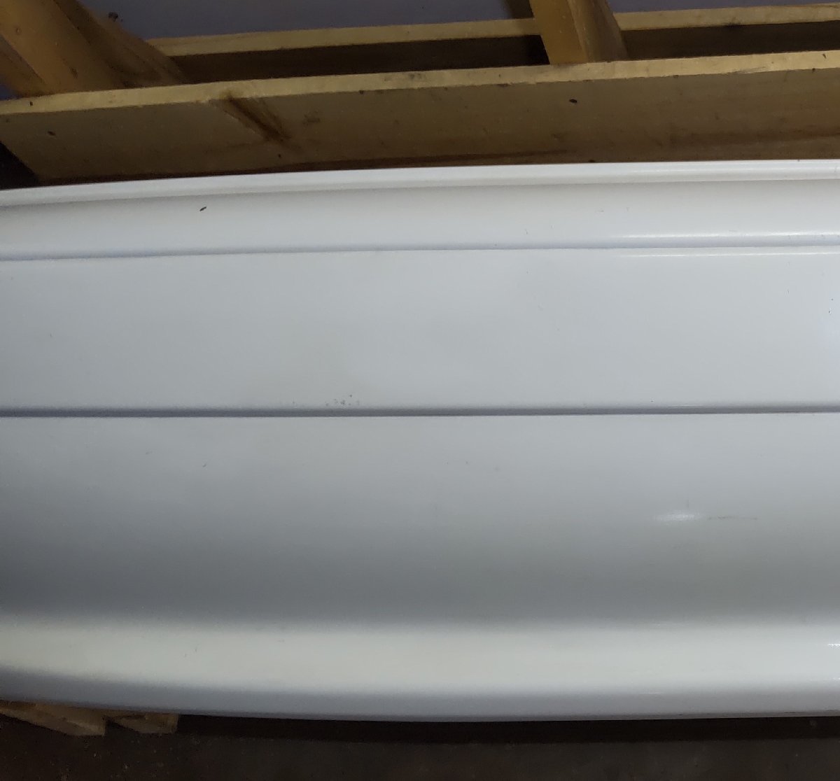 リア バンパー 日産 マーチ K11 平成13年式 白 ホワイト コアサポート 85032 41B00 中古の画像9