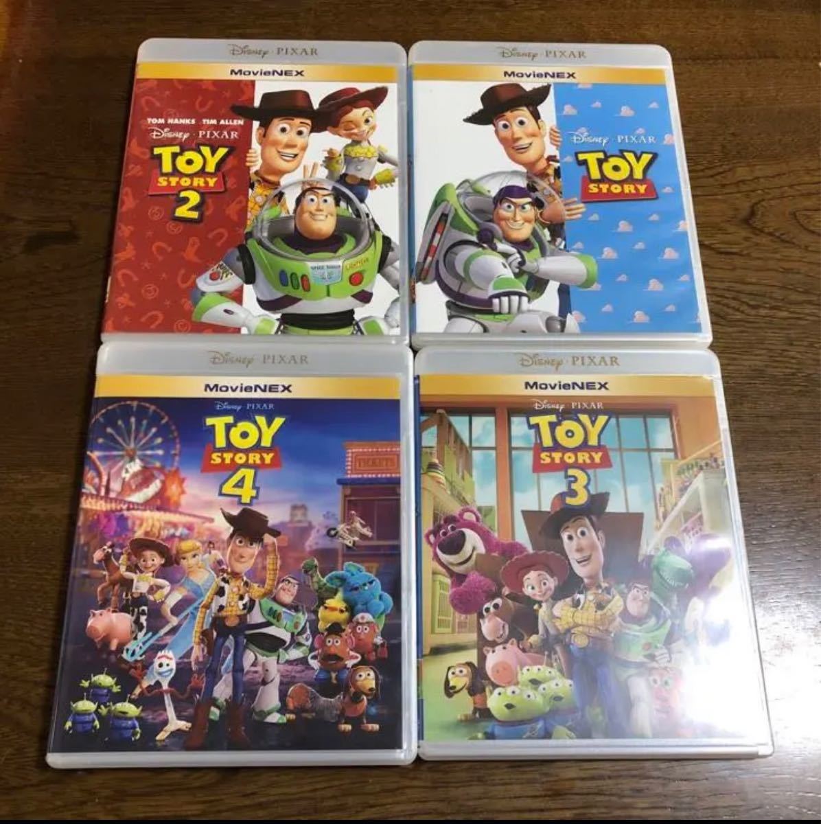 劇場版 アンパンマン DVD 4本セット ロボリィ フワリー ドロリンなど 劇場版 アンパンマン DVD 4本セット フワリー ドロリン ロボリィ