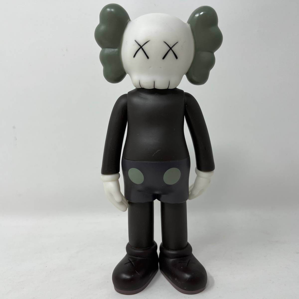 カウズフィギュア Yahoo!オークション - MEDICOM TOY KAWS..04 OPEN EDITION 2004