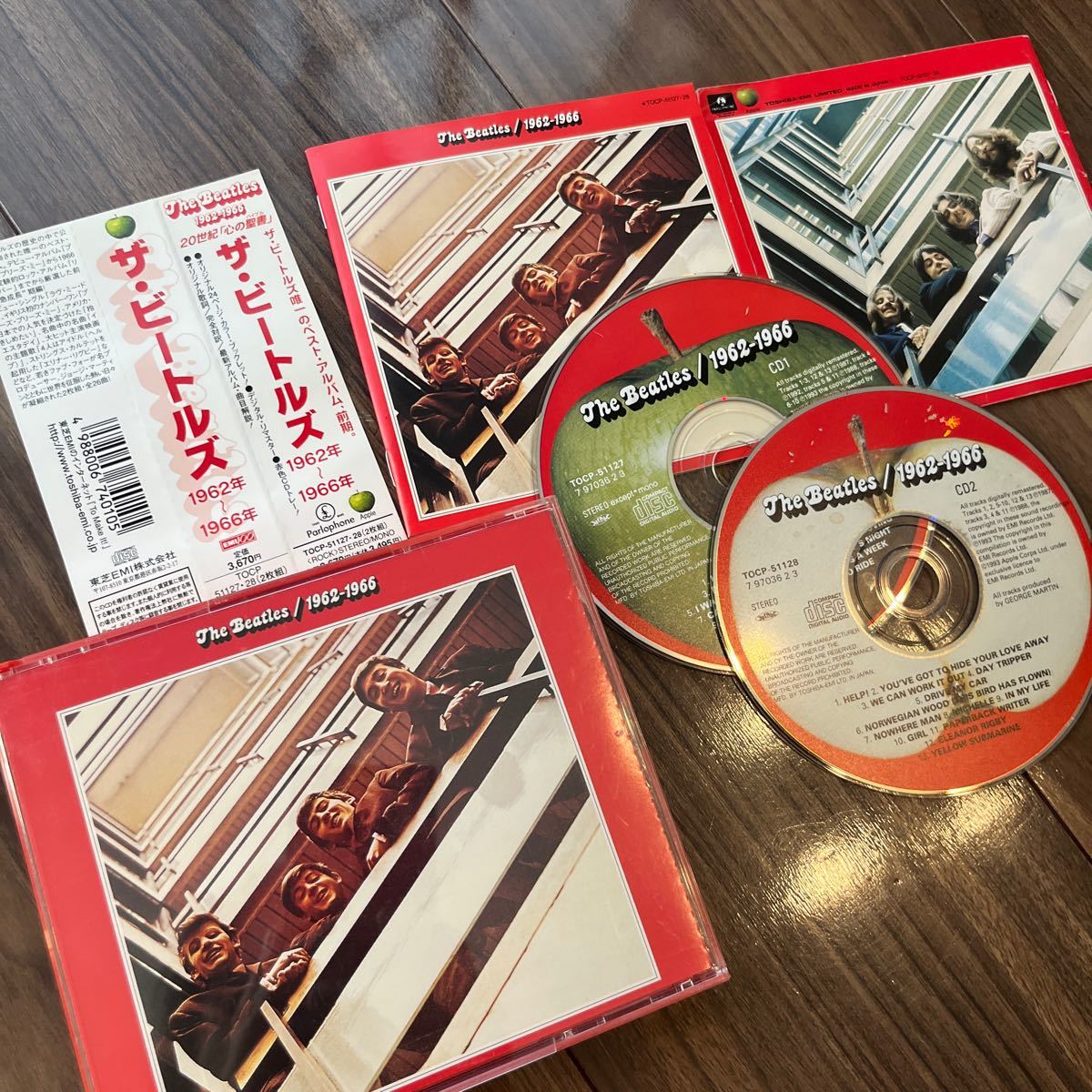 ビートルズ ベストアルバム CD2枚組　THE BEATLES