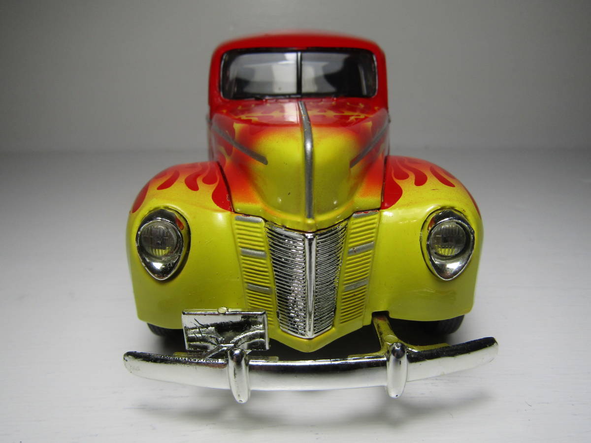 FORD 1/24 フォード フレイムス デリバリー バン 1940 V8 Sedan Delivery Hot Rod ホットロッド Moon アメリカンマッスル ホワイトリボン_画像4