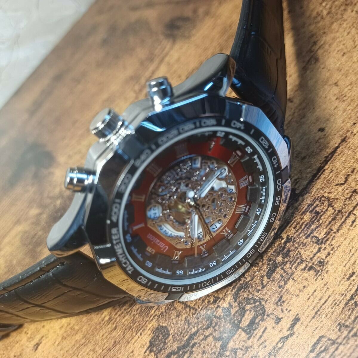 新品 彫スケルトンUnraion 腕時計メンズ レザー ラグジュアリーステンレス 赤