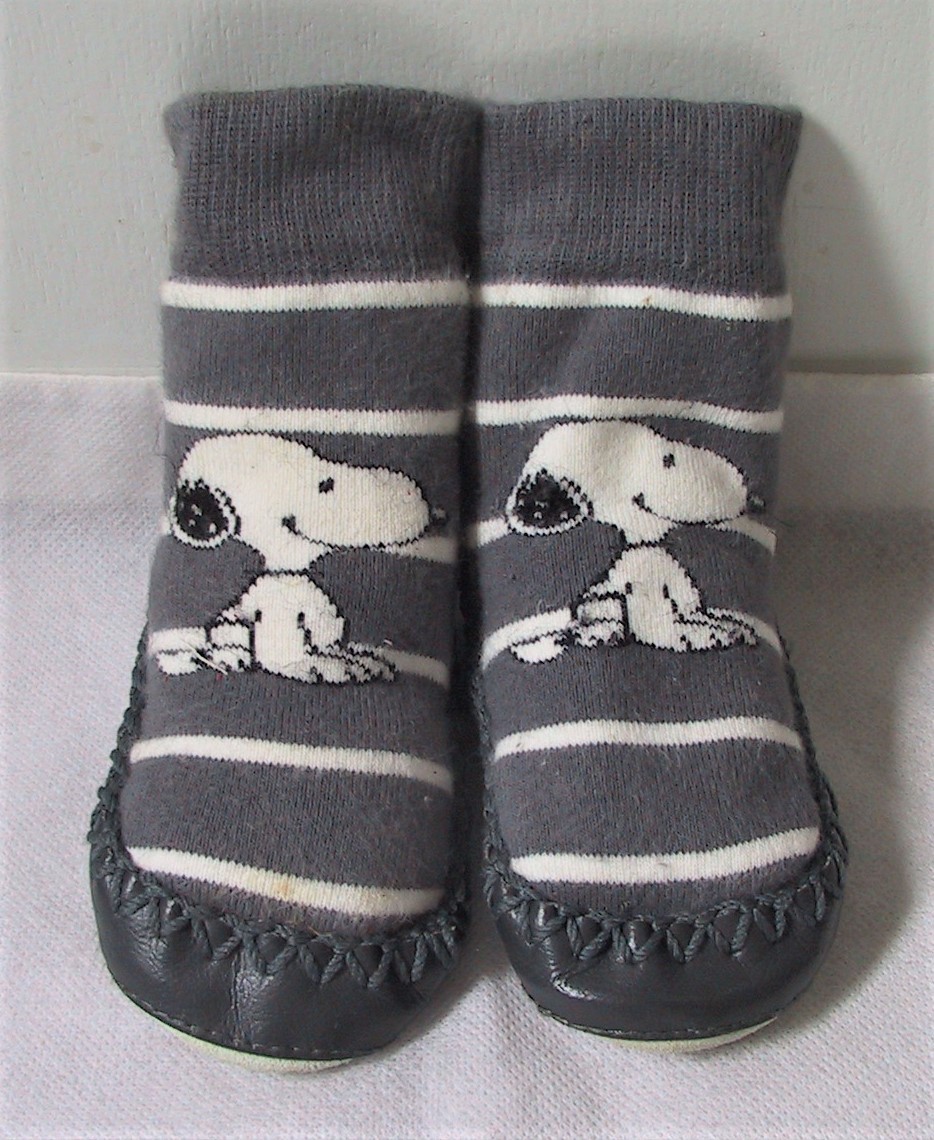 スヌーピー/SNOOPY PEANUTS　ルームシューズ　ベビー H＆M　12～12.5㎝（ヨーロッパサイズ20-21）　北欧スウェーデン購入_画像1