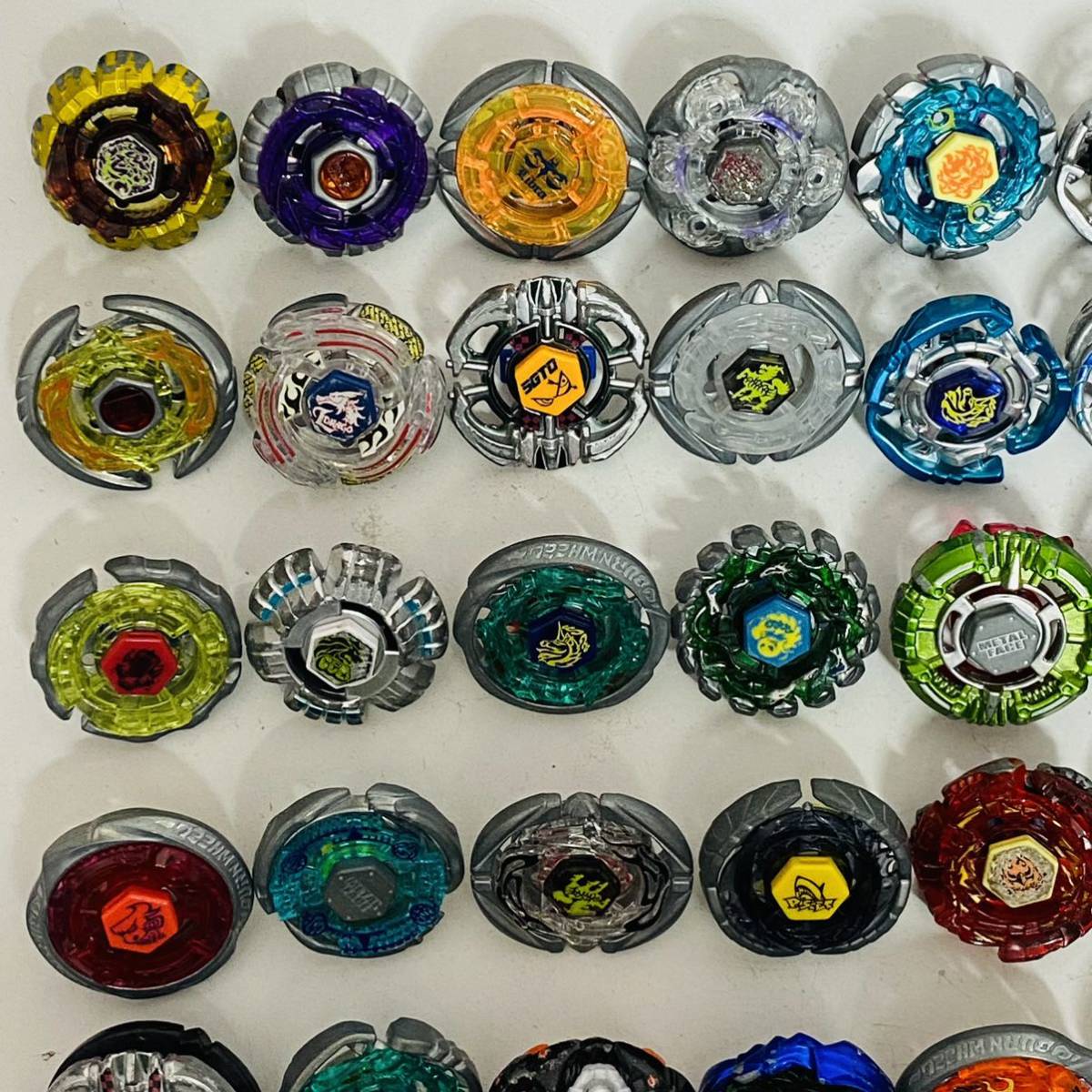 現状品】メタルファイト ベイブレード 90個セット 初代 現状品】メタルファイト ベイブレード 90個セット 初代