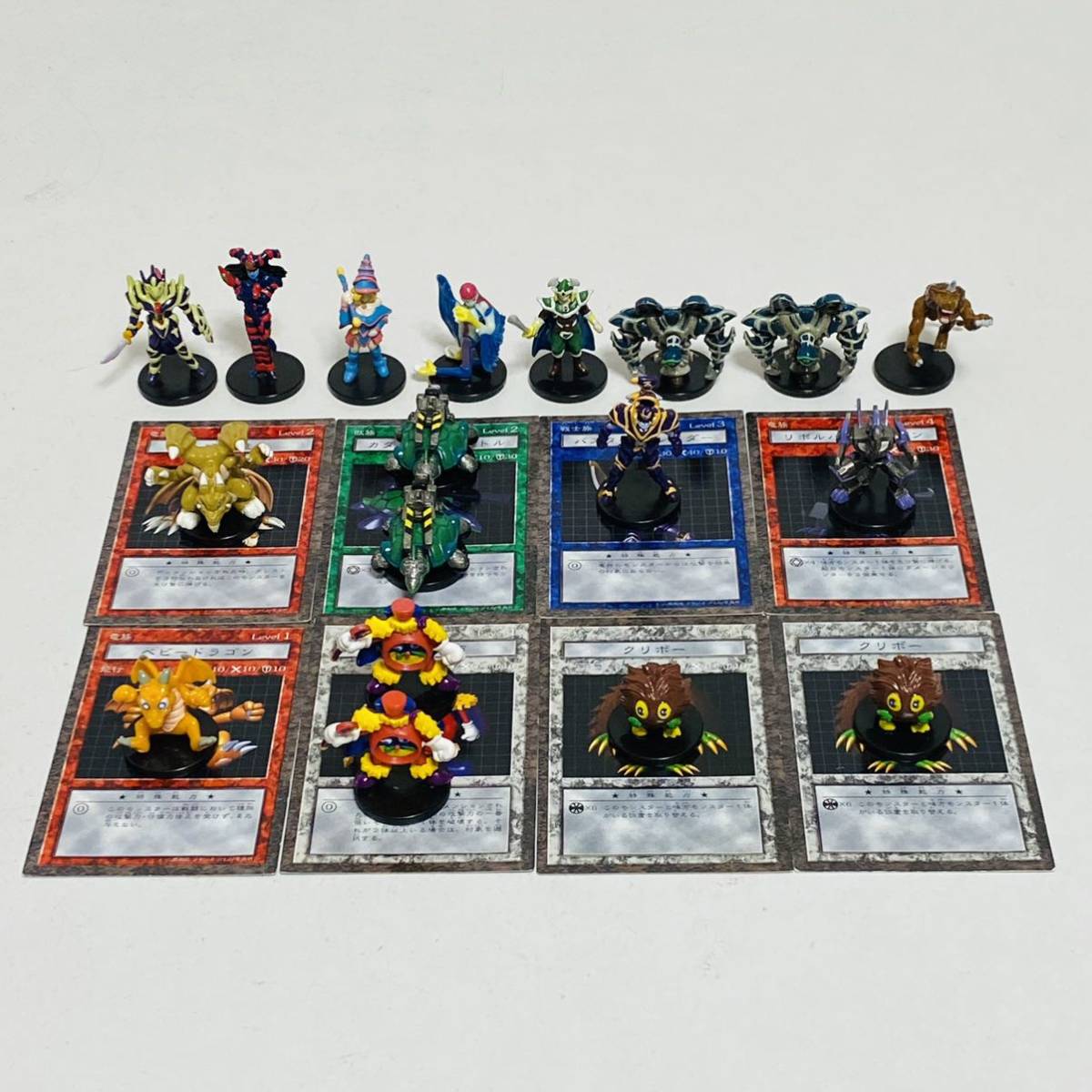 【中古品】遊戯王 DDM ダンジョンダイスモンスターズ 111個 カード45枚 セット 魔導ギガサイバー ブラックマジシャン 磁石の戦士 etc.の画像4