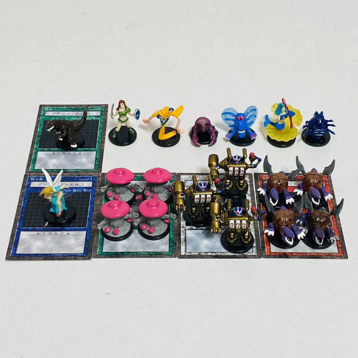 【中古品】遊戯王 DDM ダンジョンダイスモンスターズ 111個 カード45枚 セット 魔導ギガサイバー ブラックマジシャン 磁石の戦士 etc.の画像5