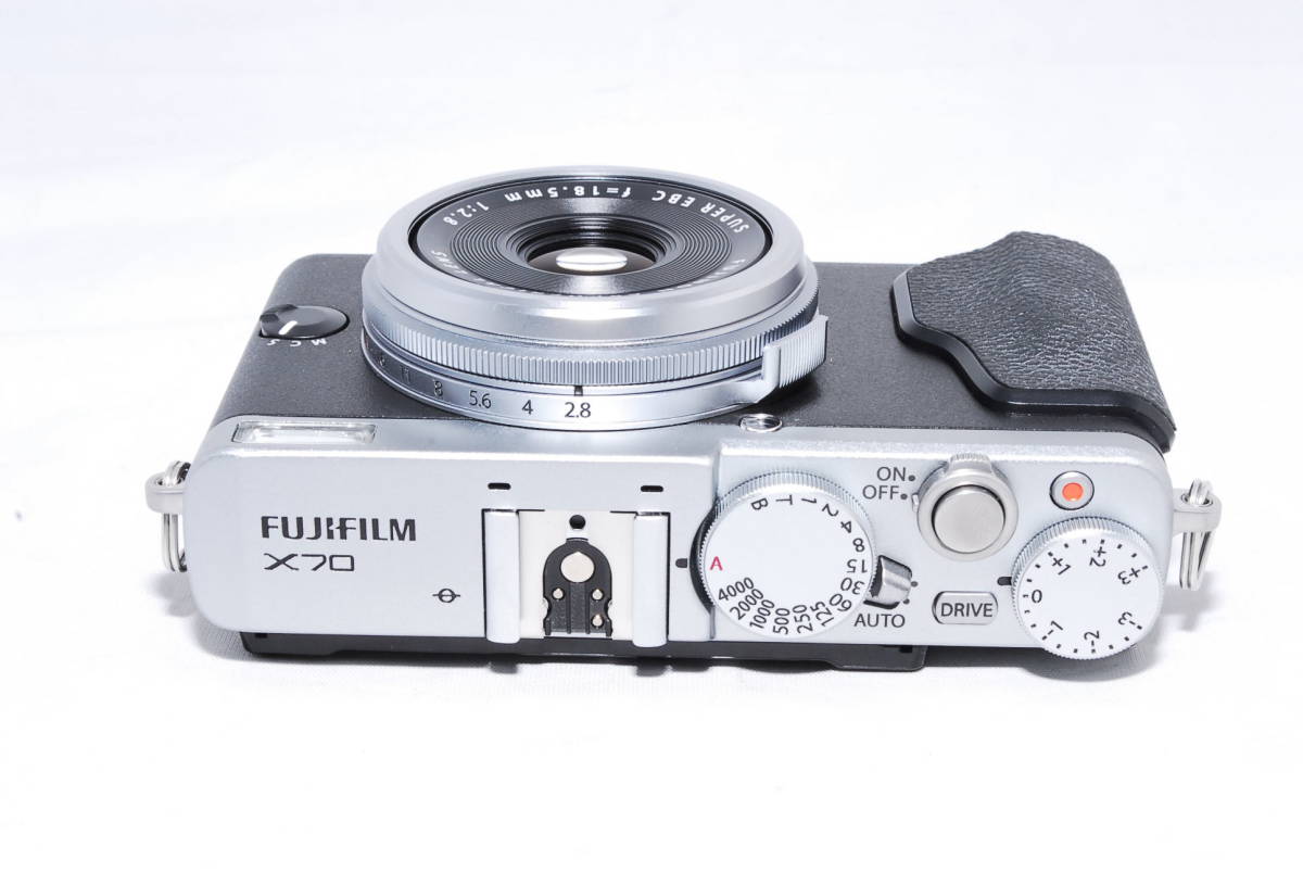☆新品級・付属品多数☆ FUJIFILM フジフイルム デジタルカメラ X70 シルバー X70-S #443 