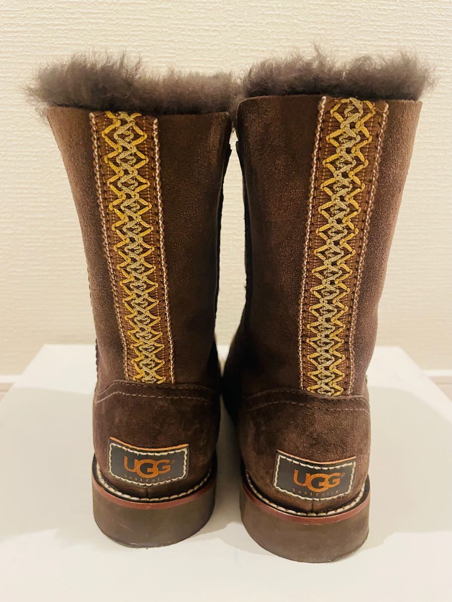 UGGブーツ（¥16,900） dofeli.com