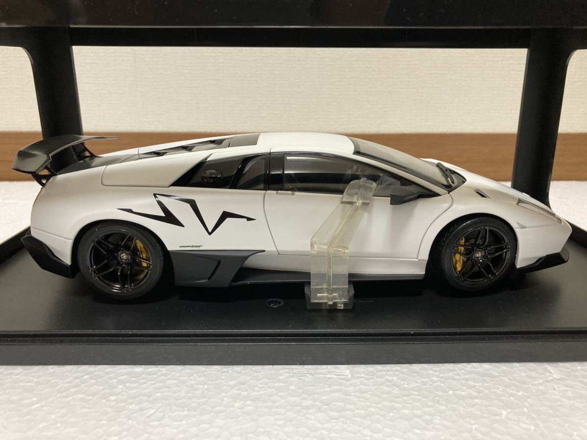 1/18 AUTOart ランボルギーニ ムルシエラゴ ホワイト-