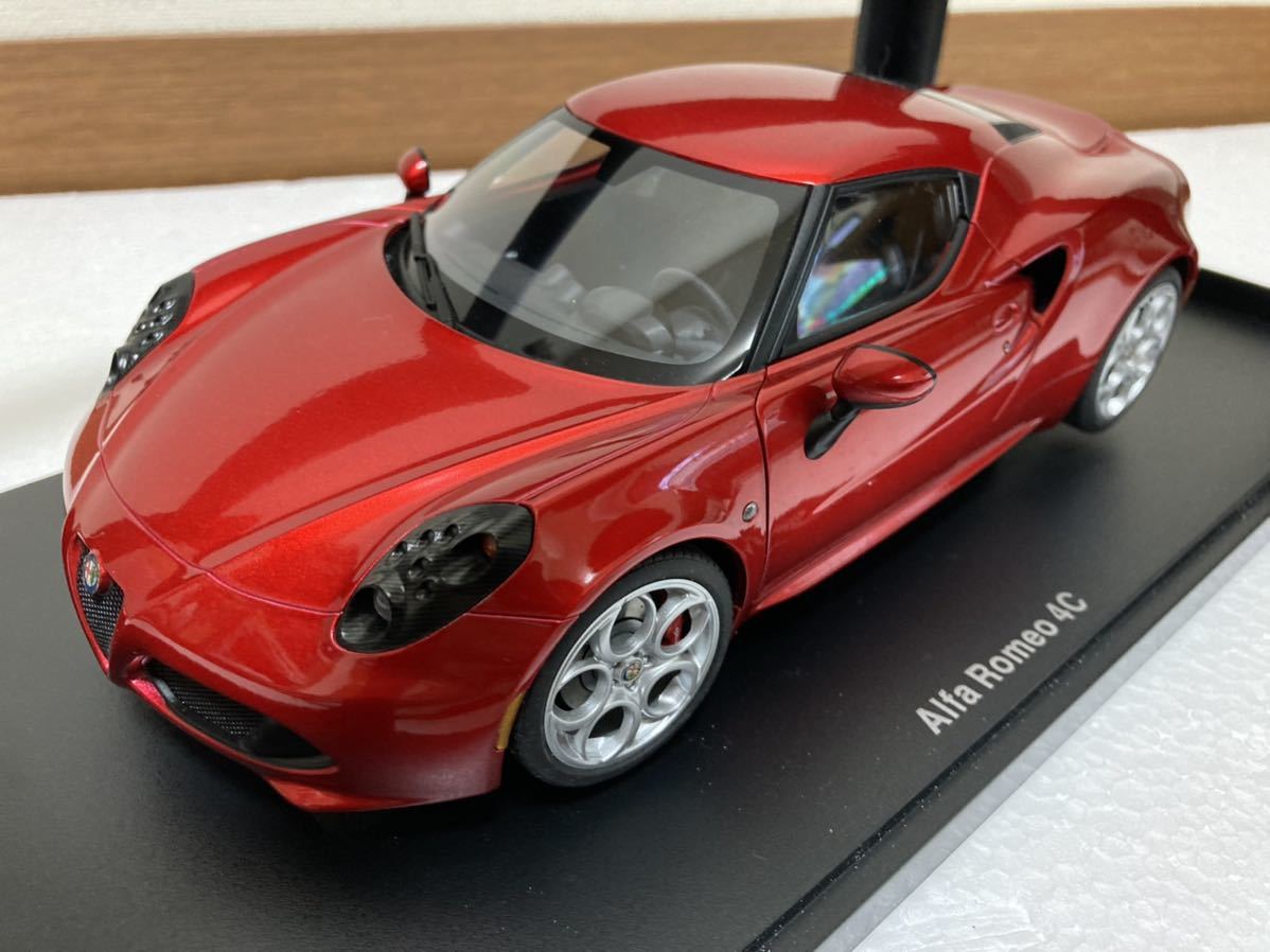 オートアート1/18 アルファロメオ 4C メタリック・レッド | fabamed.com.br