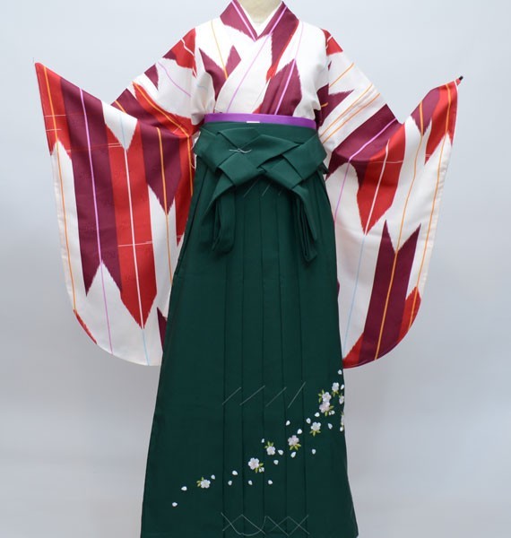 熱い販売 矢絣柄 矢羽 ジュニア用へ直し135cm~150cm 着物袴セット