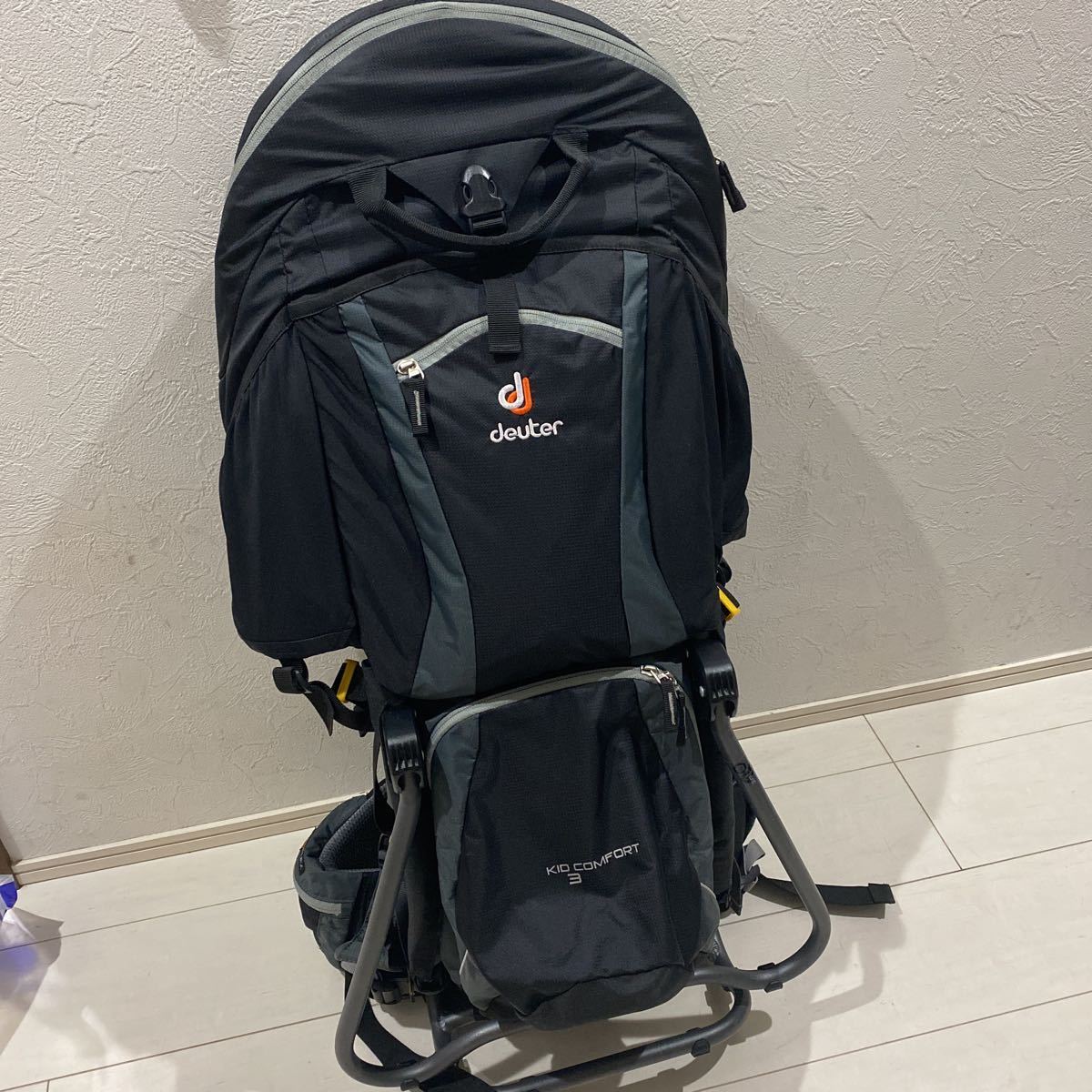 ☆格安START☆2回使用美品☆レア☆deuter ドイター KID COMFORT3 折りたたみiPhone 新品未使用 ブラック/グレー キッドコンフォート3 ドイター 登山用品