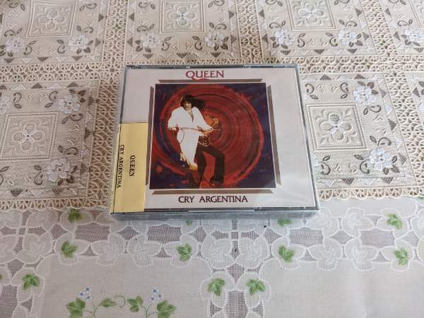 QUEEN CRY ARGENTINA コレクターズ盤　２枚組