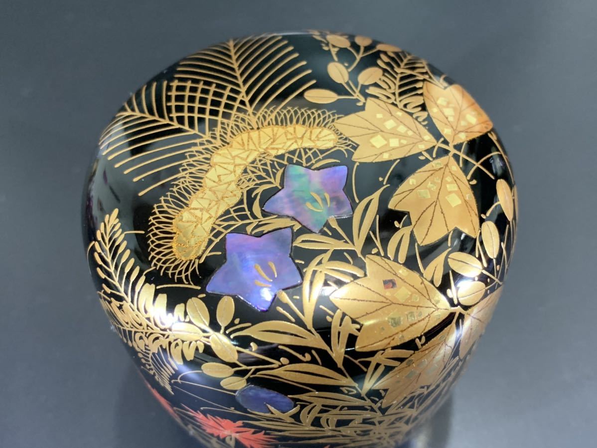 高級漆器 一后一兆作 輪島塗 「秋草 棗」 金彩蒔絵 螺鈿細工 高級漆器 一后一兆作 輪島塗 「秋草 棗」 金彩蒔絵 螺鈿細工