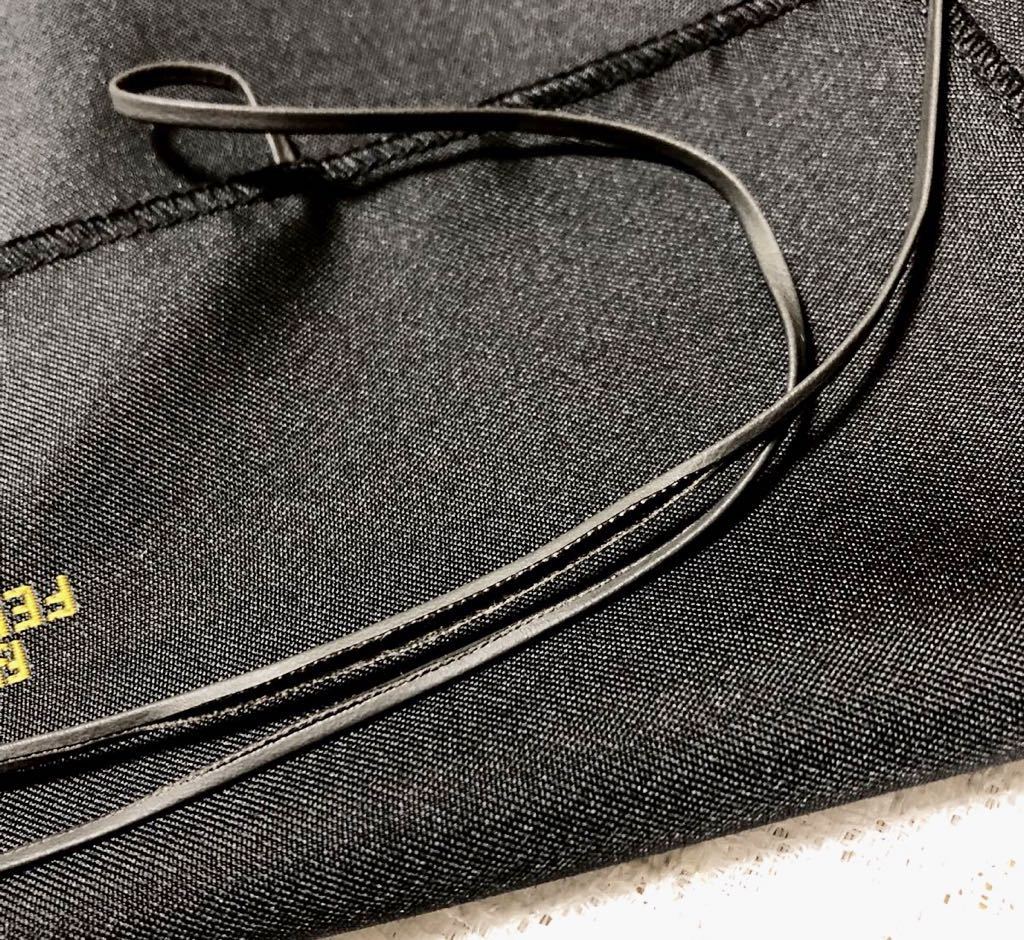 フェンディ「FENDI」小物用保存ポーチ（1183）付属品 コインケース・二つ折り財布サイズ 15×11cm ナイロン生地 ブラック 紐で結ぶタイプ_画像5