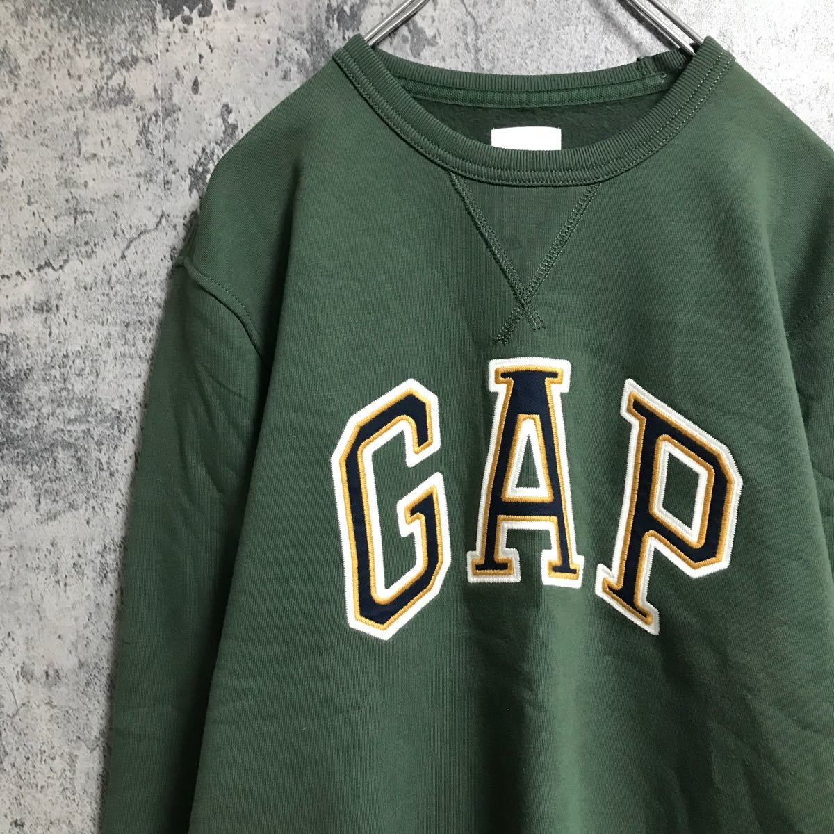 カンボジア製 GAP ギャップ 刺繍ロゴ トレーナー スウェット カンボジア製 GAP ギャップ 刺繍ロゴ トレーナー スウェット
