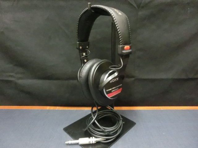 中古品 SONY 密閉型 スタジオモニターヘッドホン MDR-CD900ST ヘッドフォン