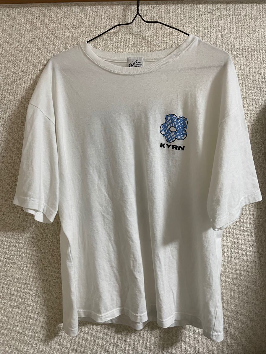 KYRNカオヨリナカミ Flower Tシャツ人気