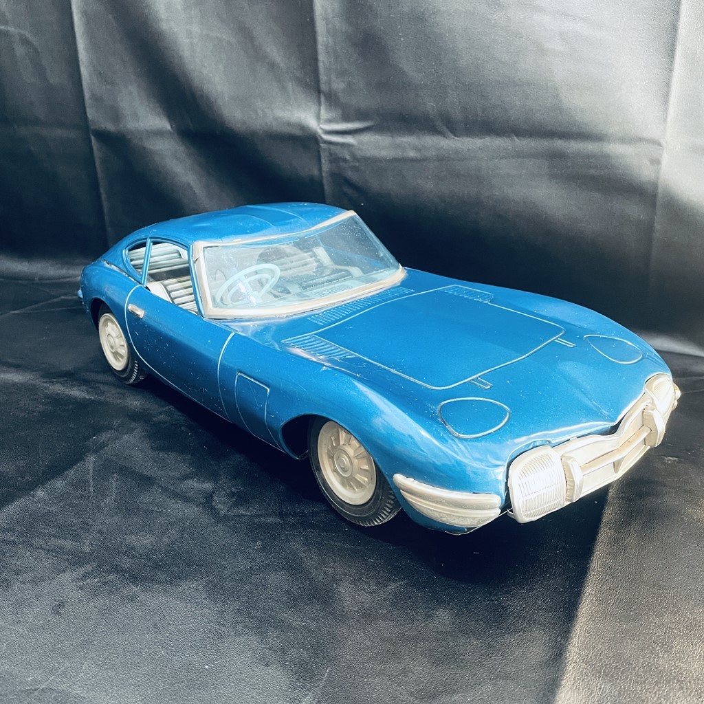 Yahoo!オークション - 野村トーイ T.N トヨタ2000GT ブリキ Yahoo!オークション - 野村トーイ T.N トヨタ2000GT ブリキ
