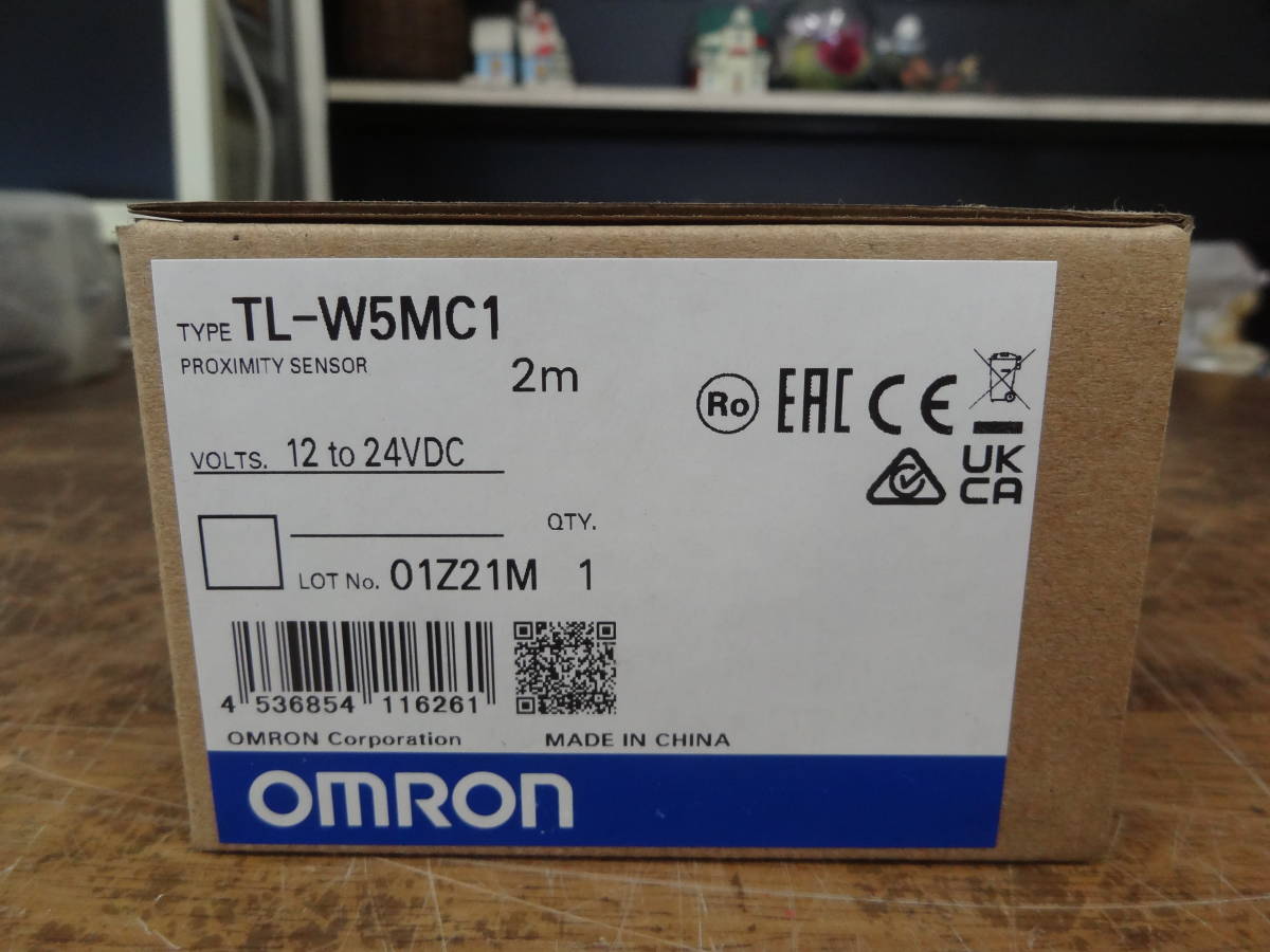たぶん 未使用 OMRON オムロン 　TL-W5MC1　近接スイッチ 光電センサー_画像1